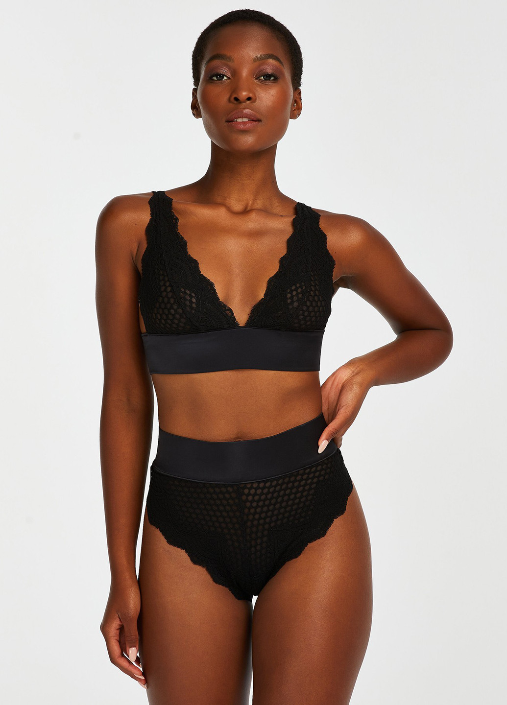 Чорний тріенджел бюстгальтер Hunkemoller без кісточок поліамід