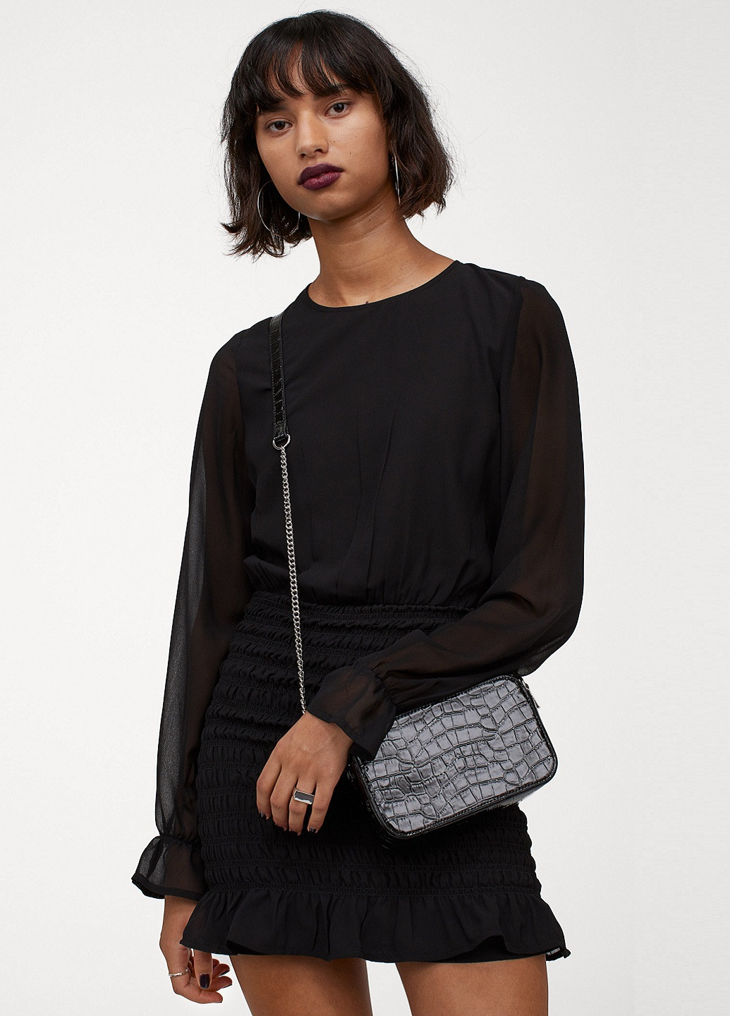 Черное кэжуал платье с вафельной сборкой H&M однотонное