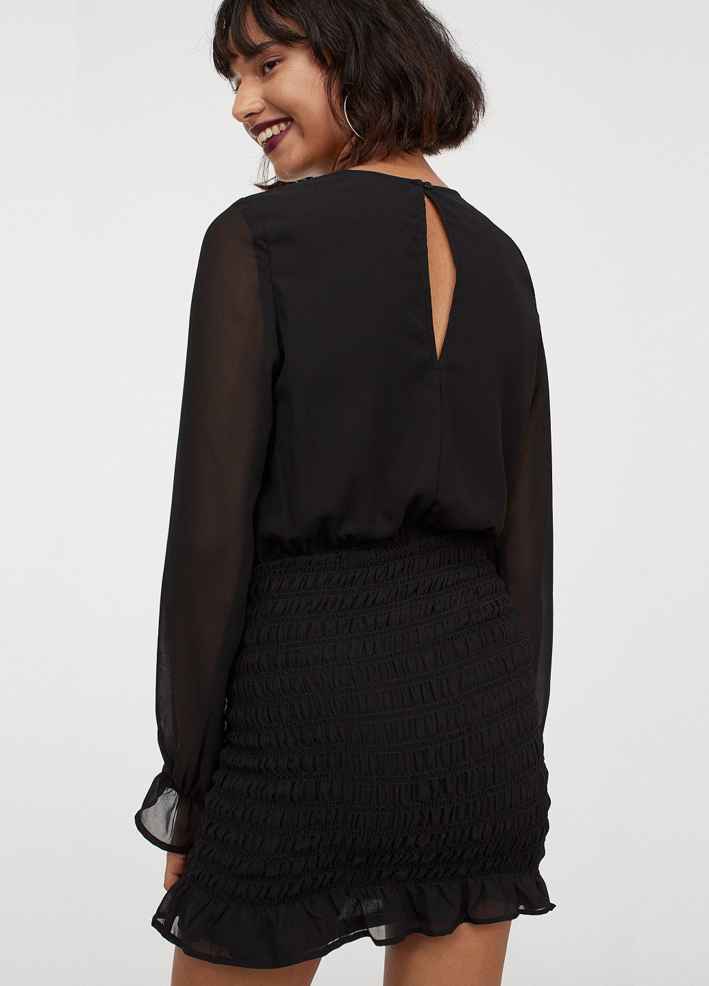 Черное кэжуал платье с вафельной сборкой H&M однотонное