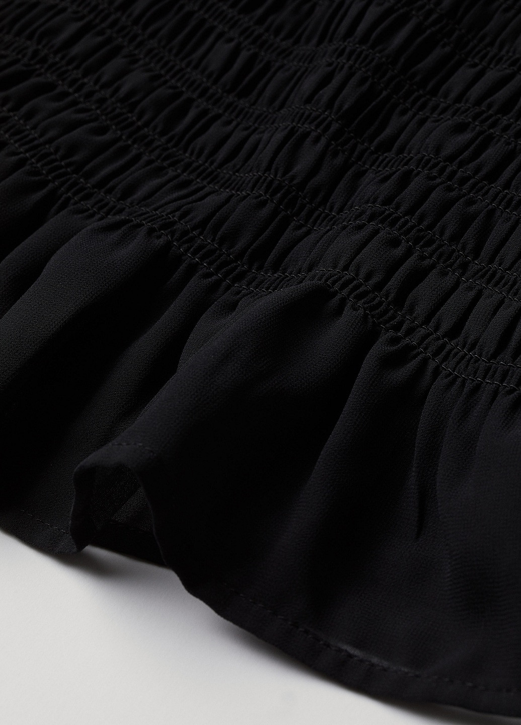 Черное кэжуал платье с вафельной сборкой H&M однотонное