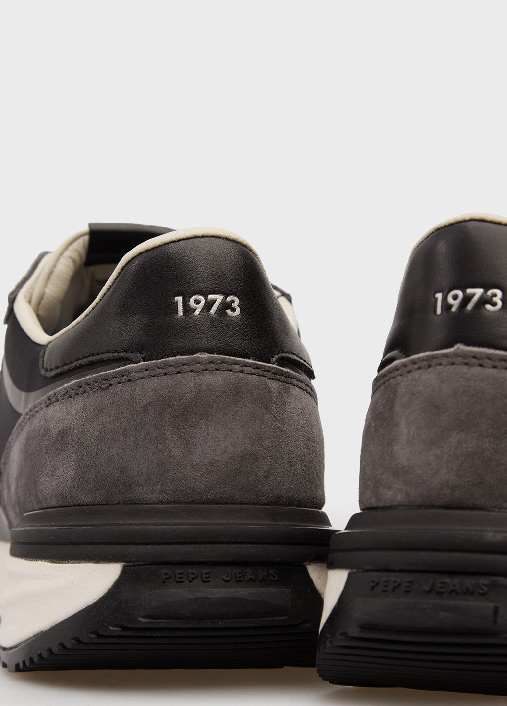 Черные демисезонные кроссовки Pepe Jeans