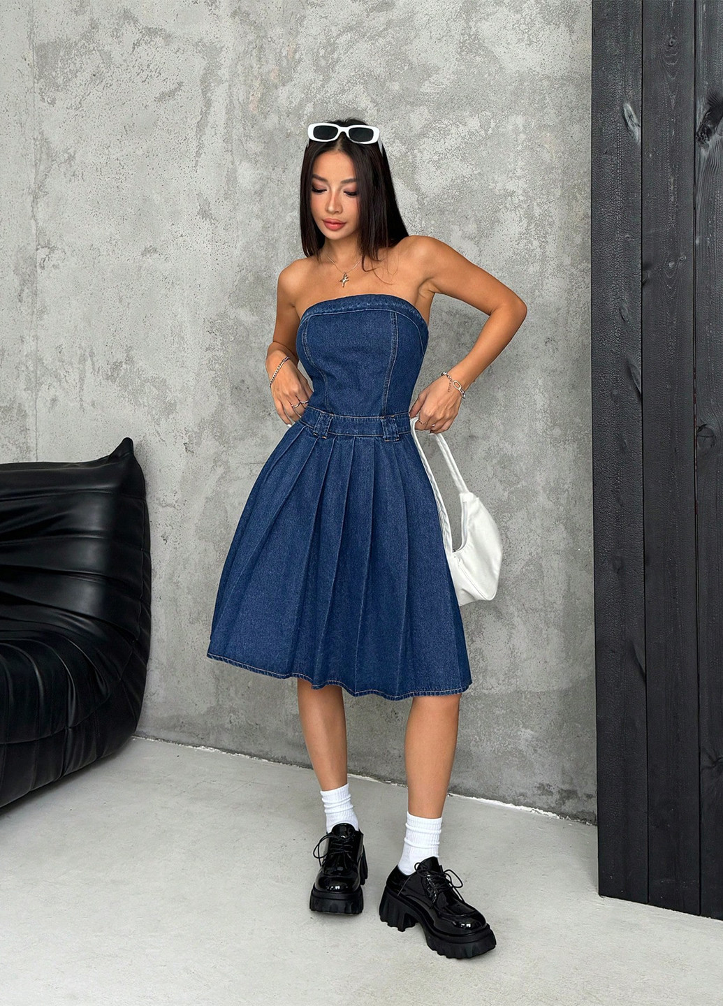 Синее джинсовое, кэжуал платье с открытой спиной, клеш SHEIN однотонное