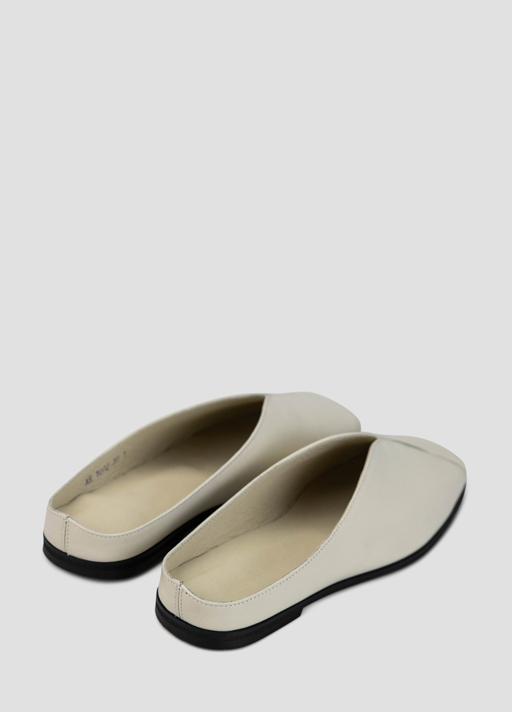 Бежевые мюли Cliford на низком каблуке