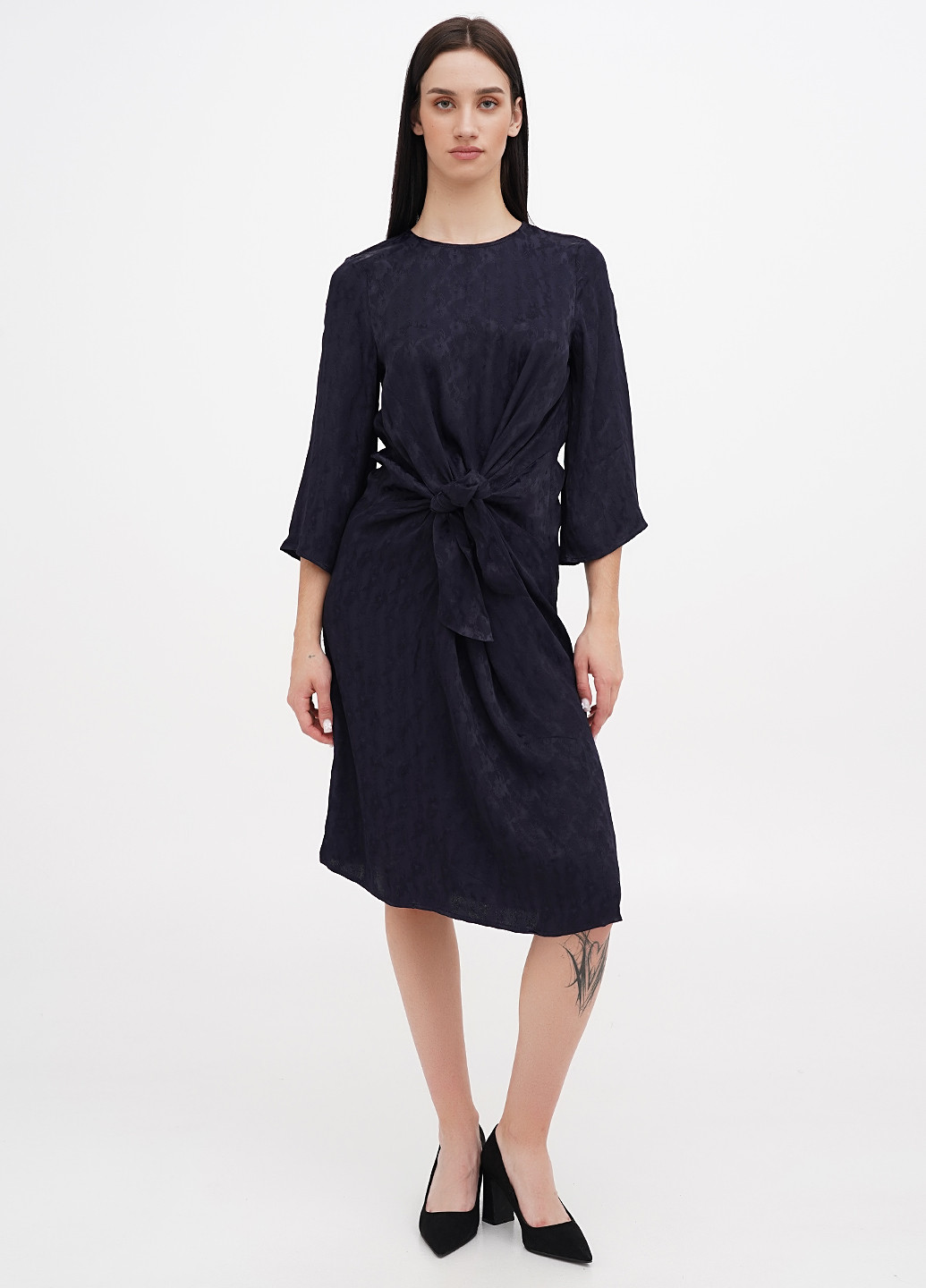 Темно-синя кежуал сукня H&M з квітковим принтом