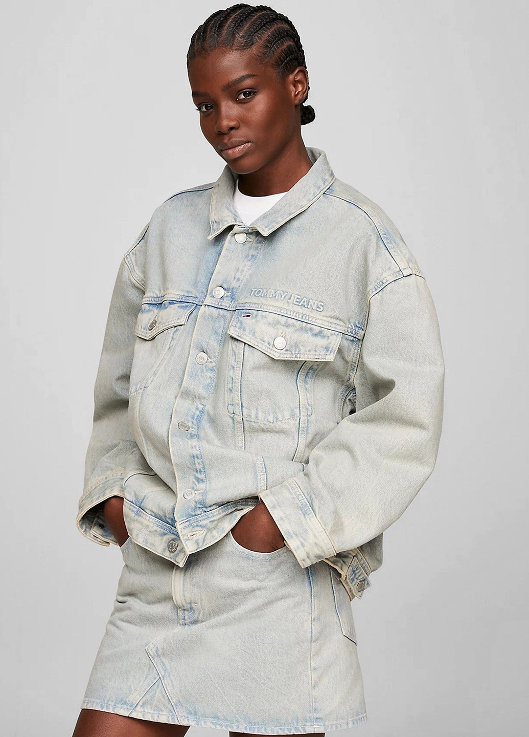 Блакитна демісезонна куртка Tommy Jeans