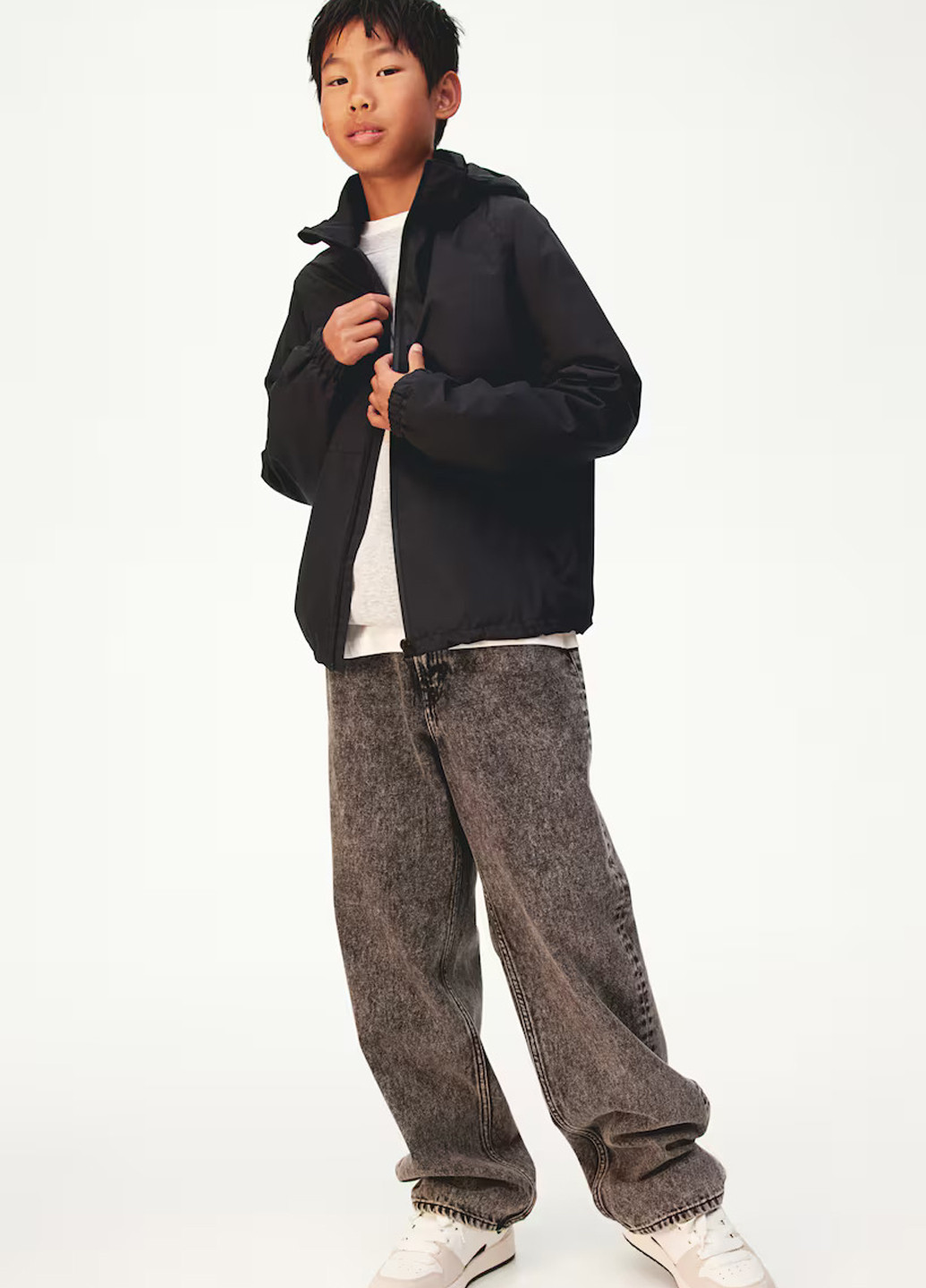 Чорна демісезонна вітровка H&M