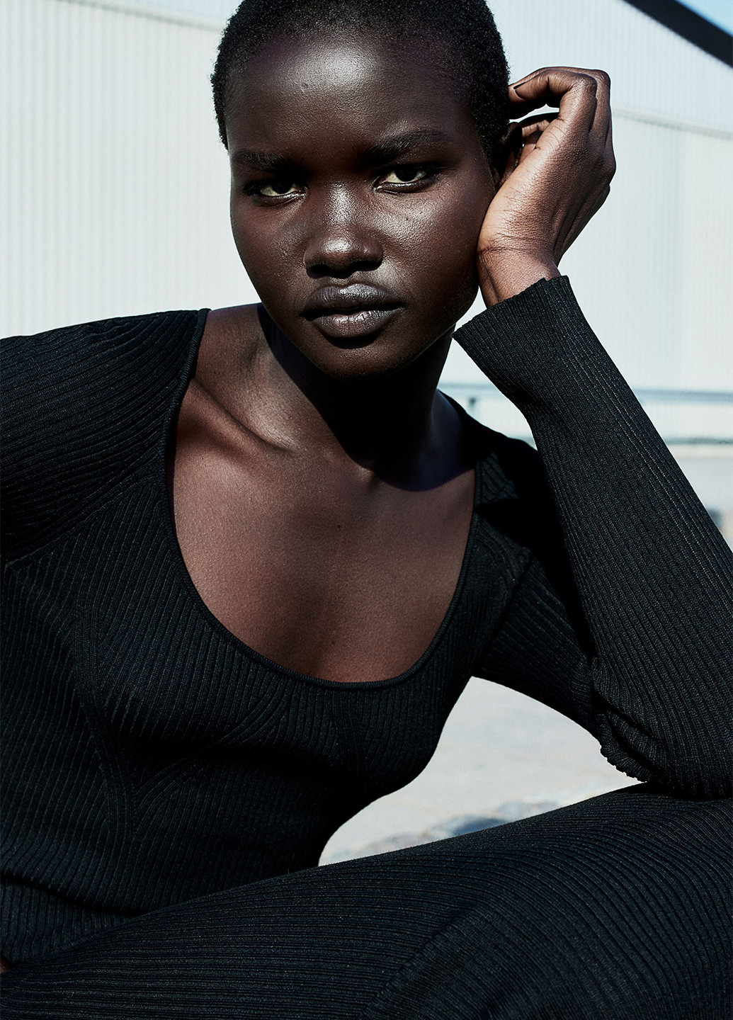 Чорна кежуал сукня силуетна H&M однотонна