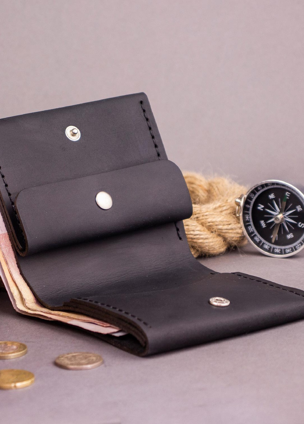 Кожаный мужской кошелек с отделением для монет и гравировкой Wind Rose (натуральная кожа) - Чёрный (nas120101-2) Anchor Stuff square (252465687)