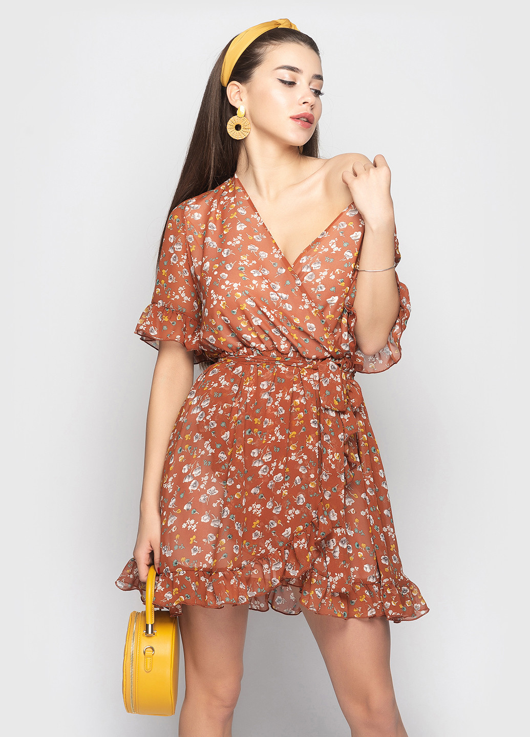 Терракотовое кэжуал платье на запах Larionoff с цветочным принтом