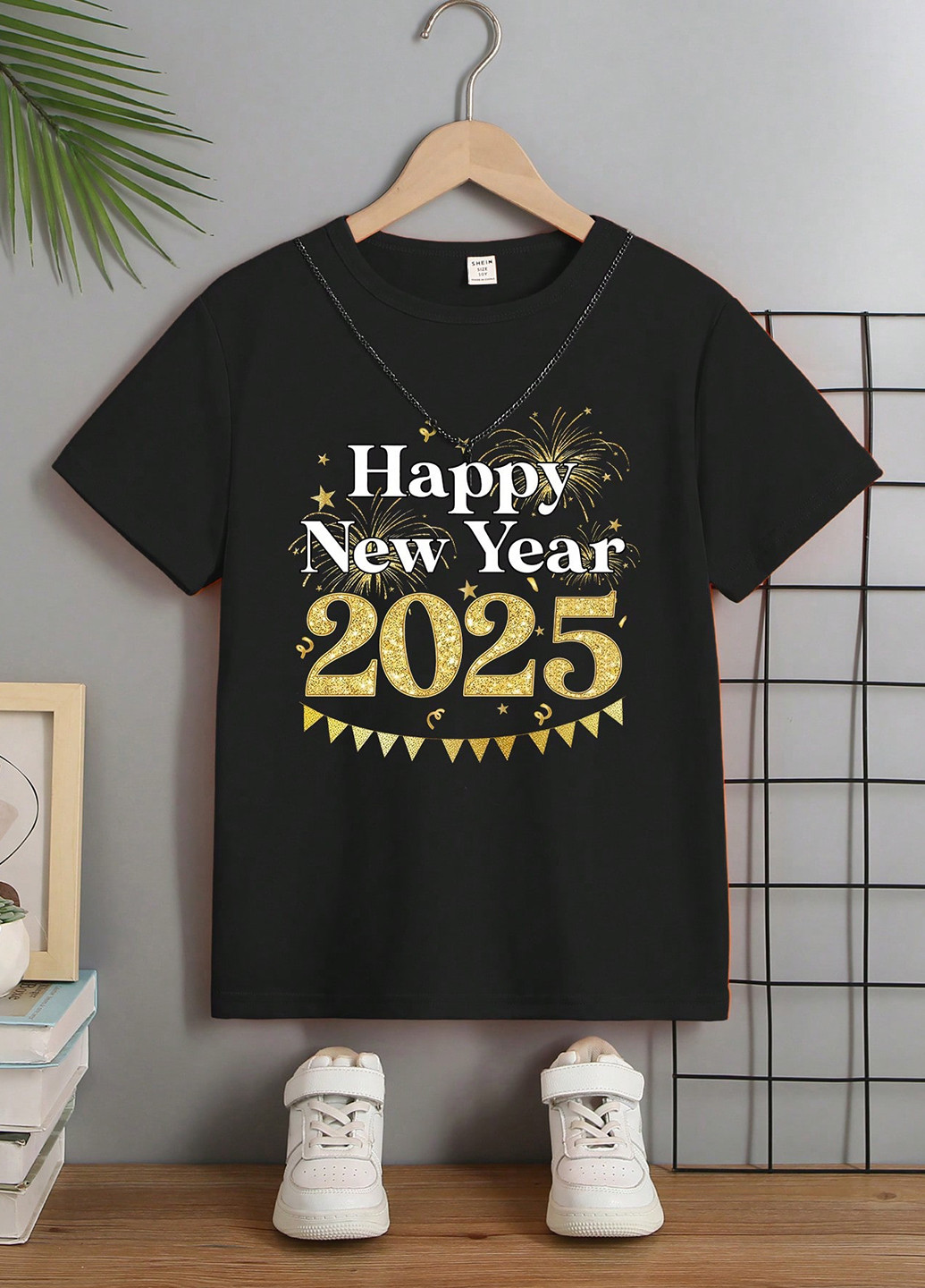 Черная летняя футболка SHEIN