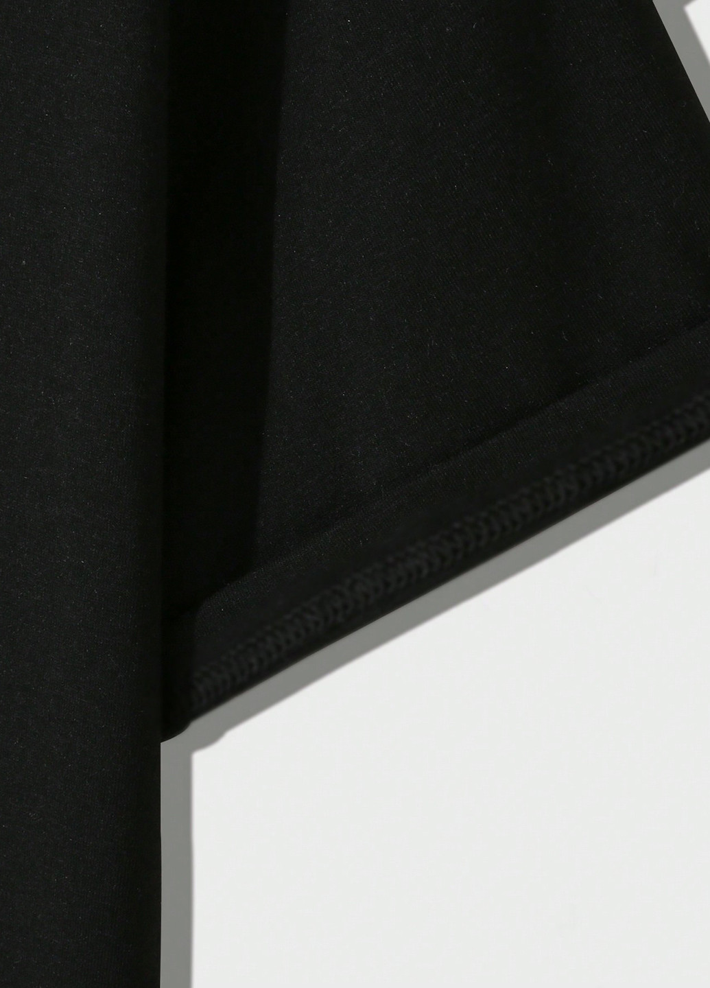 Черная летняя футболка SHEIN