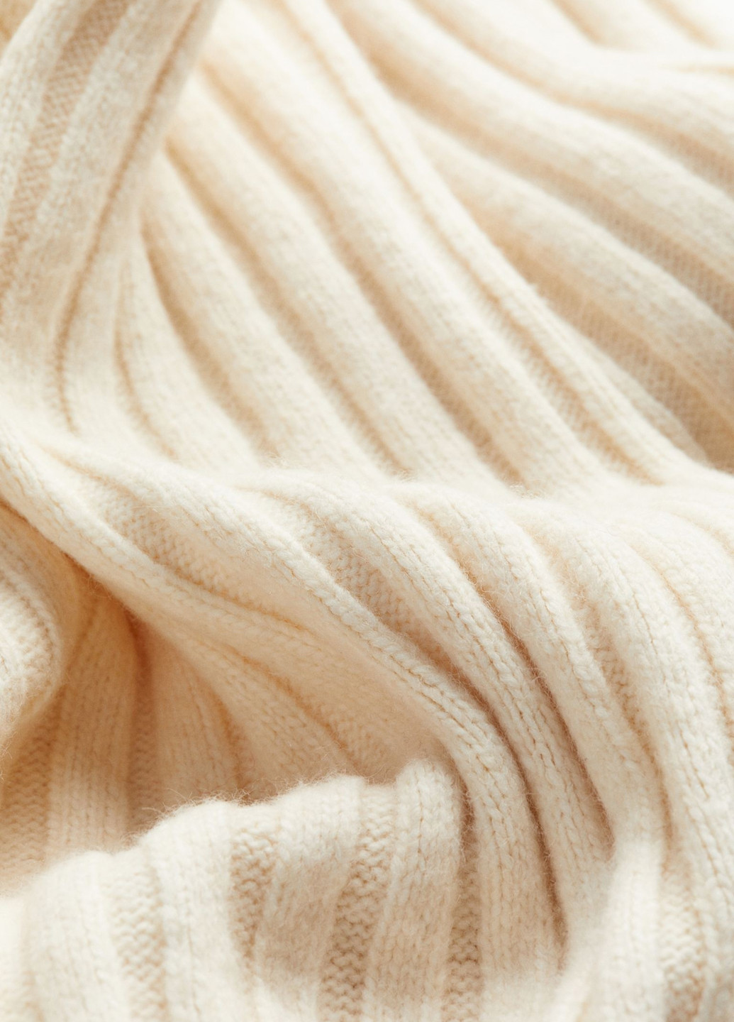 Светло-бежевое кэжуал платье платье-водолазка H&M однотонное