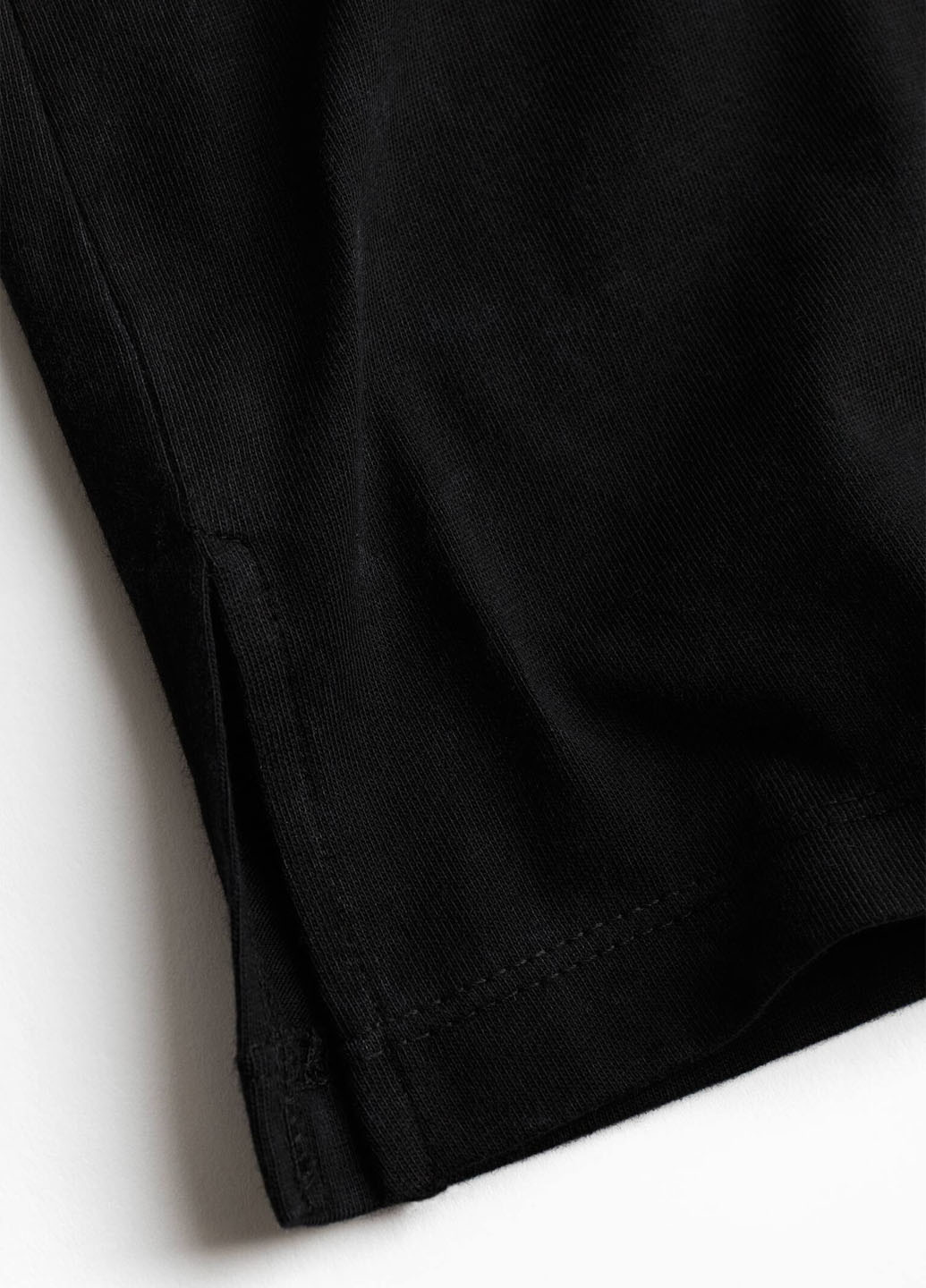 Черное кэжуал платье платье-футболка H&M с надписью