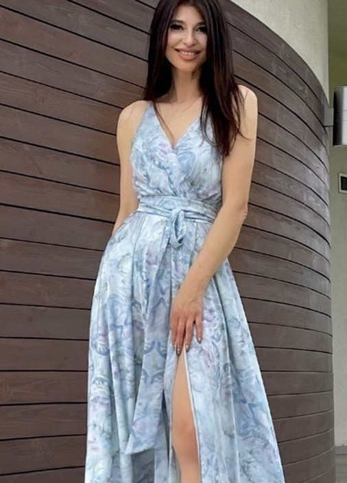 Голубое коктейльное платье на запах, а-силуэт, с юбкой-солнце JadFashion с абстрактным узором