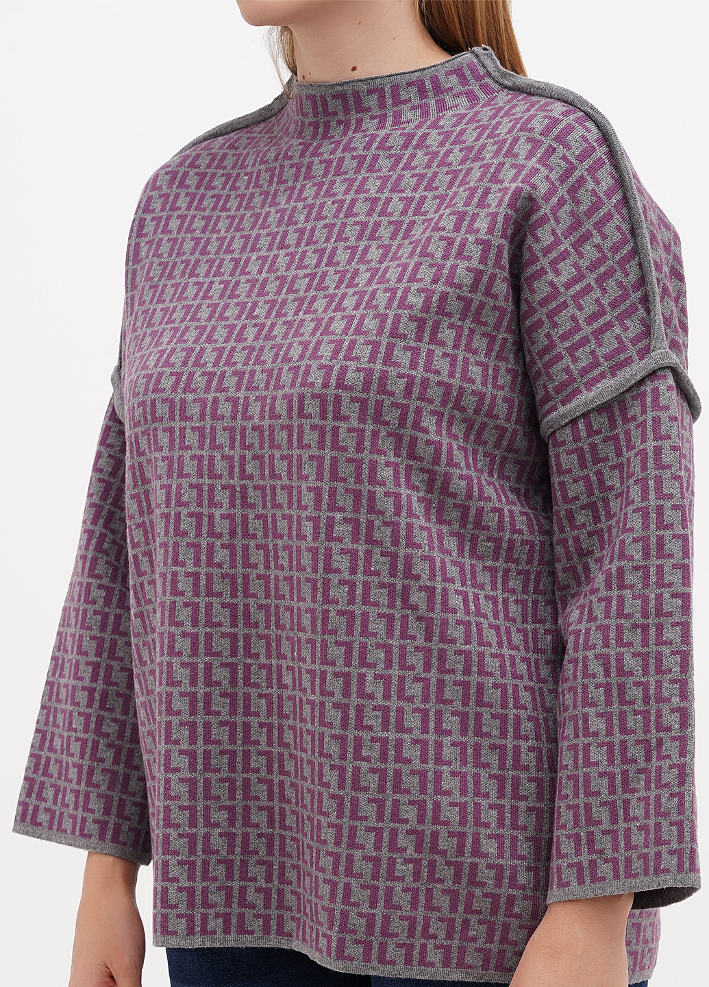 Сірий демісезонний светр Kiss Me