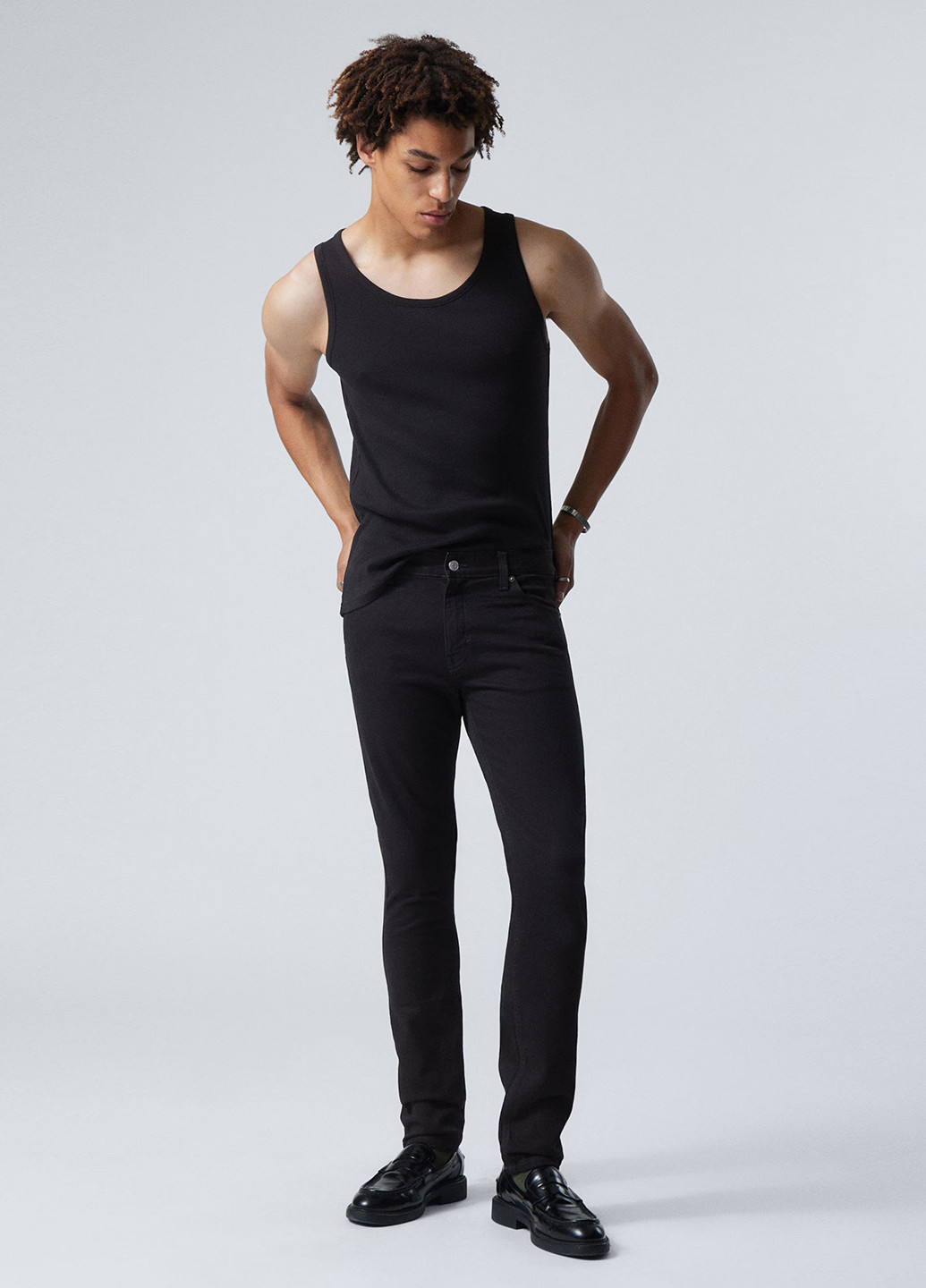 Черные демисезонные слим джинсы Weekday