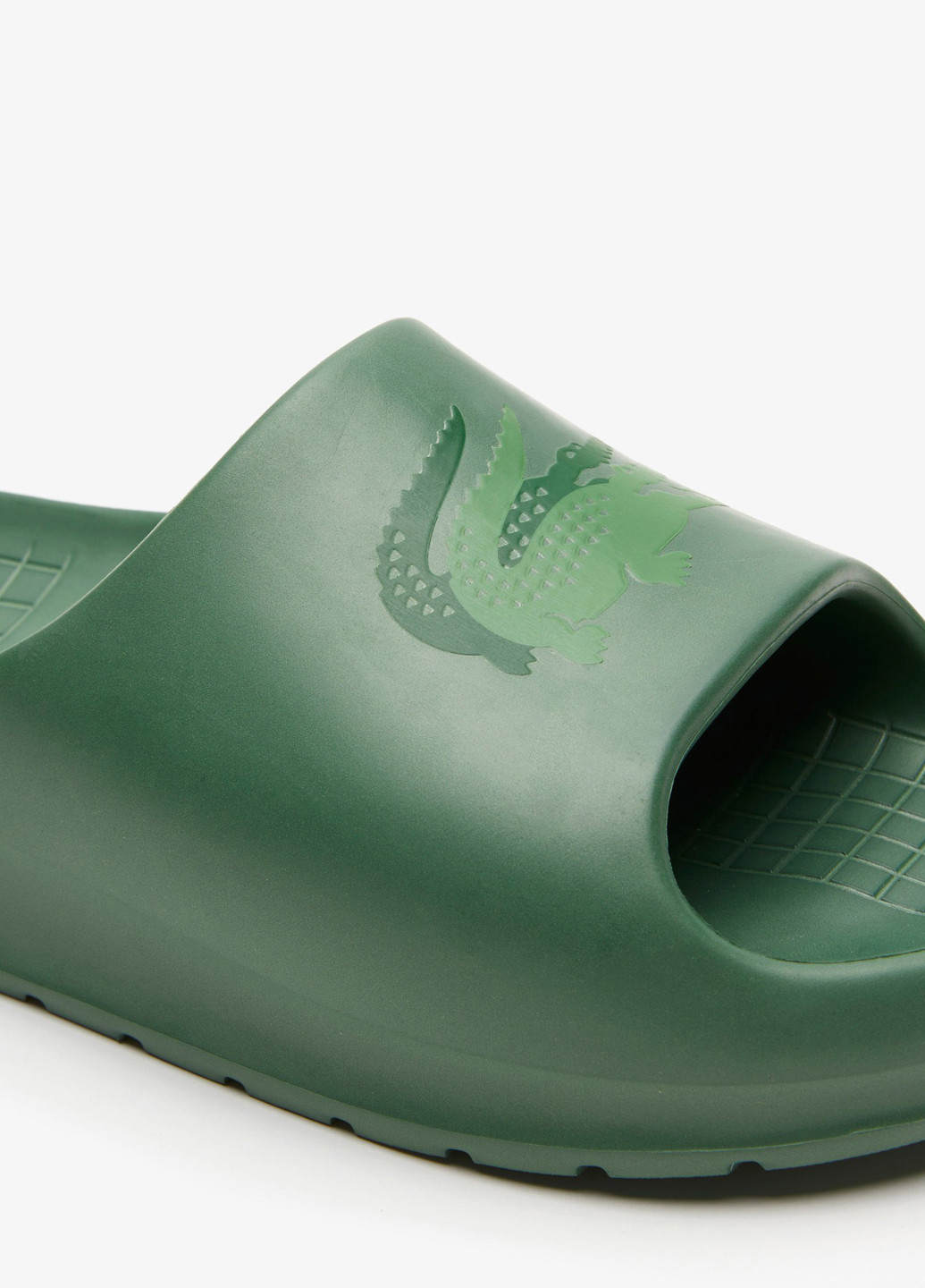 Зеленые кэжуал, пляжные шлепанцы Lacoste