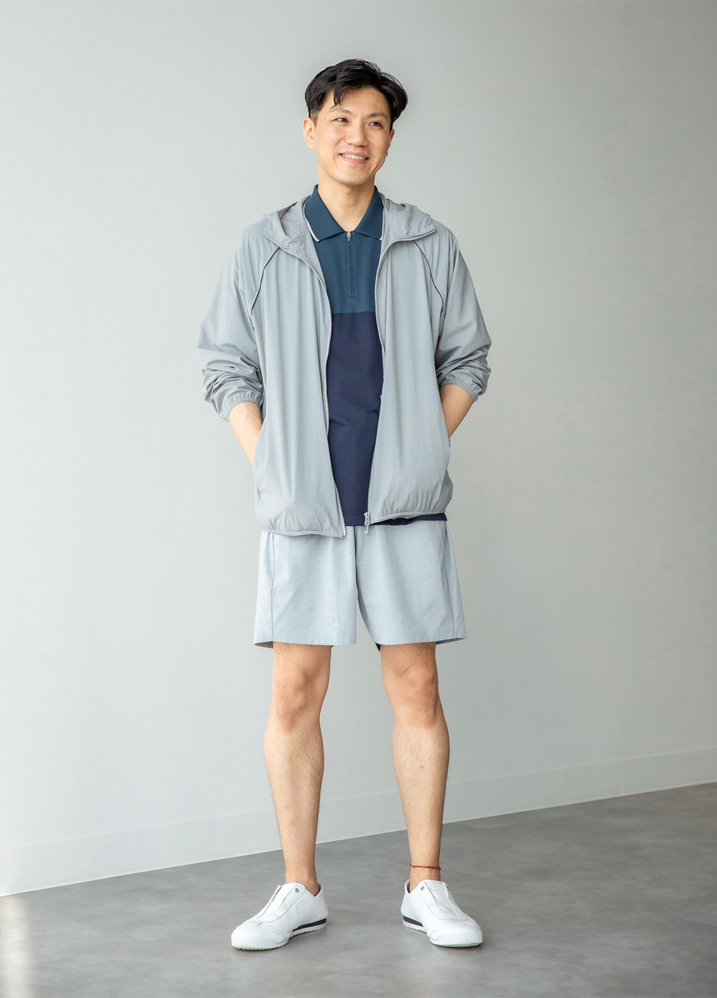 Серая демисезонная куртка Uniqlo