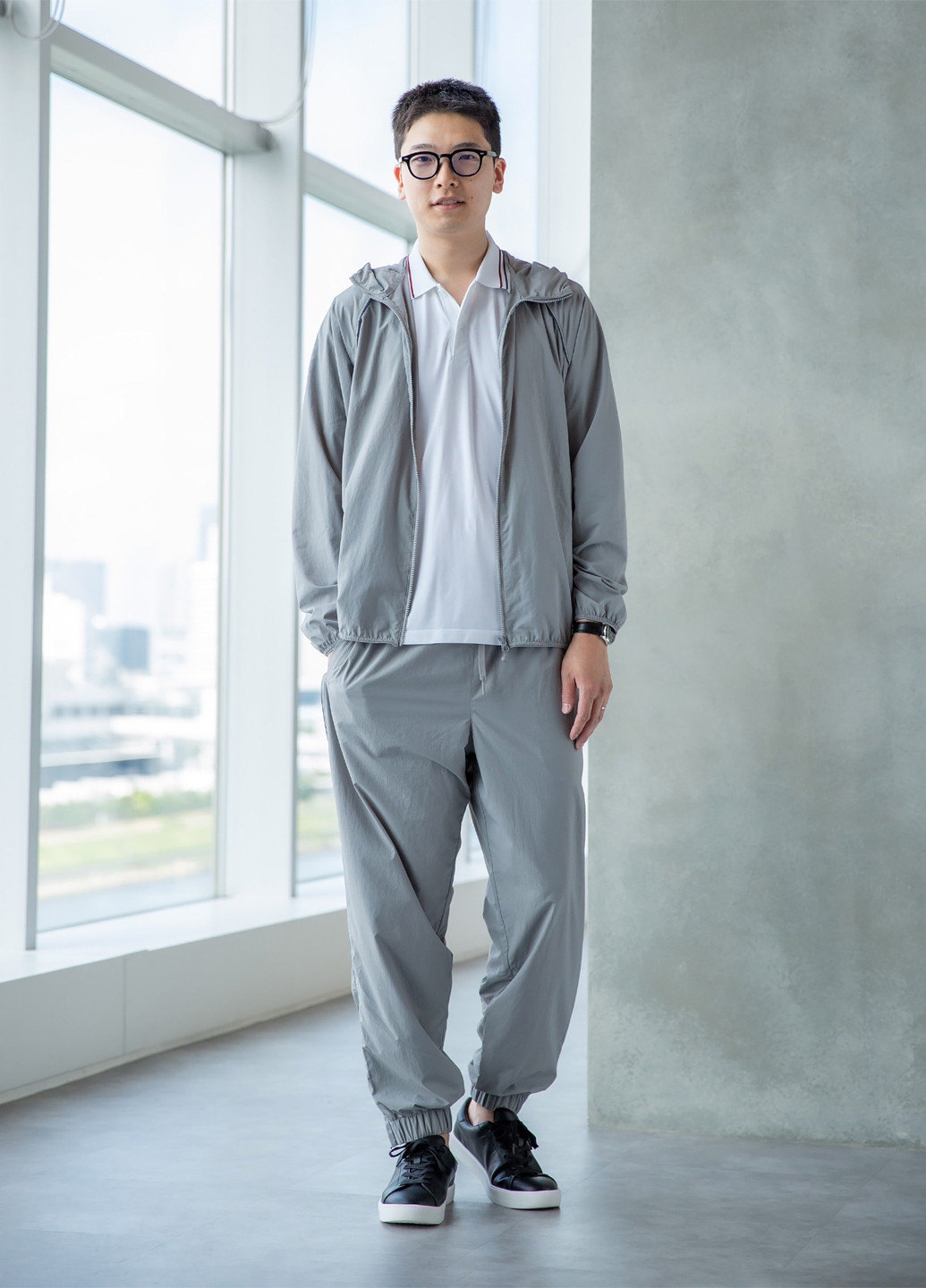 Серая демисезонная куртка Uniqlo