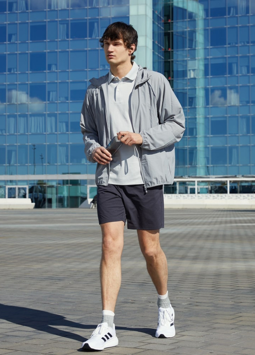 Серая демисезонная куртка Uniqlo