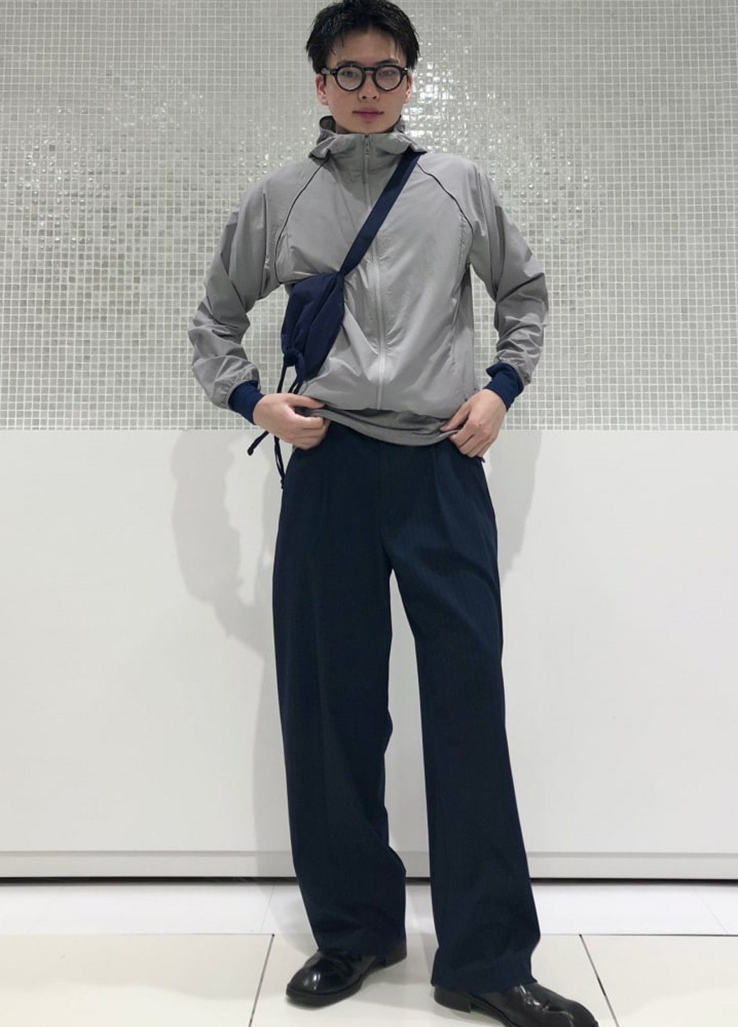 Серая демисезонная куртка Uniqlo