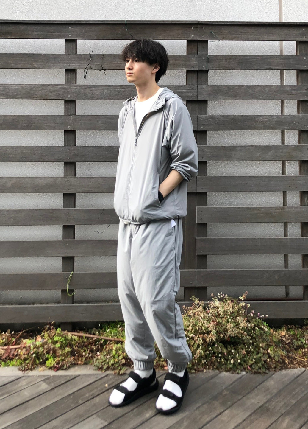 Серая демисезонная куртка Uniqlo