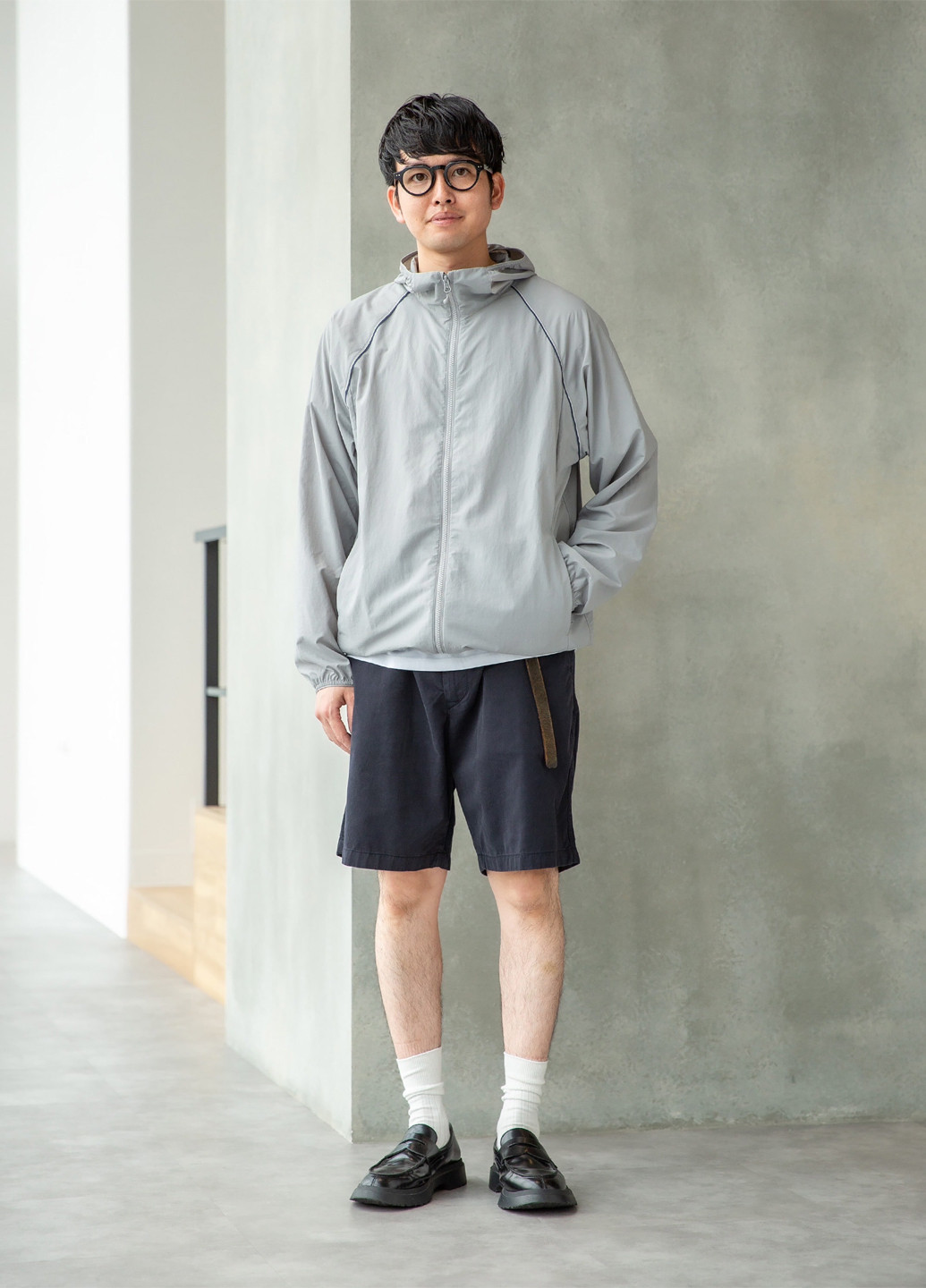 Серая демисезонная куртка Uniqlo