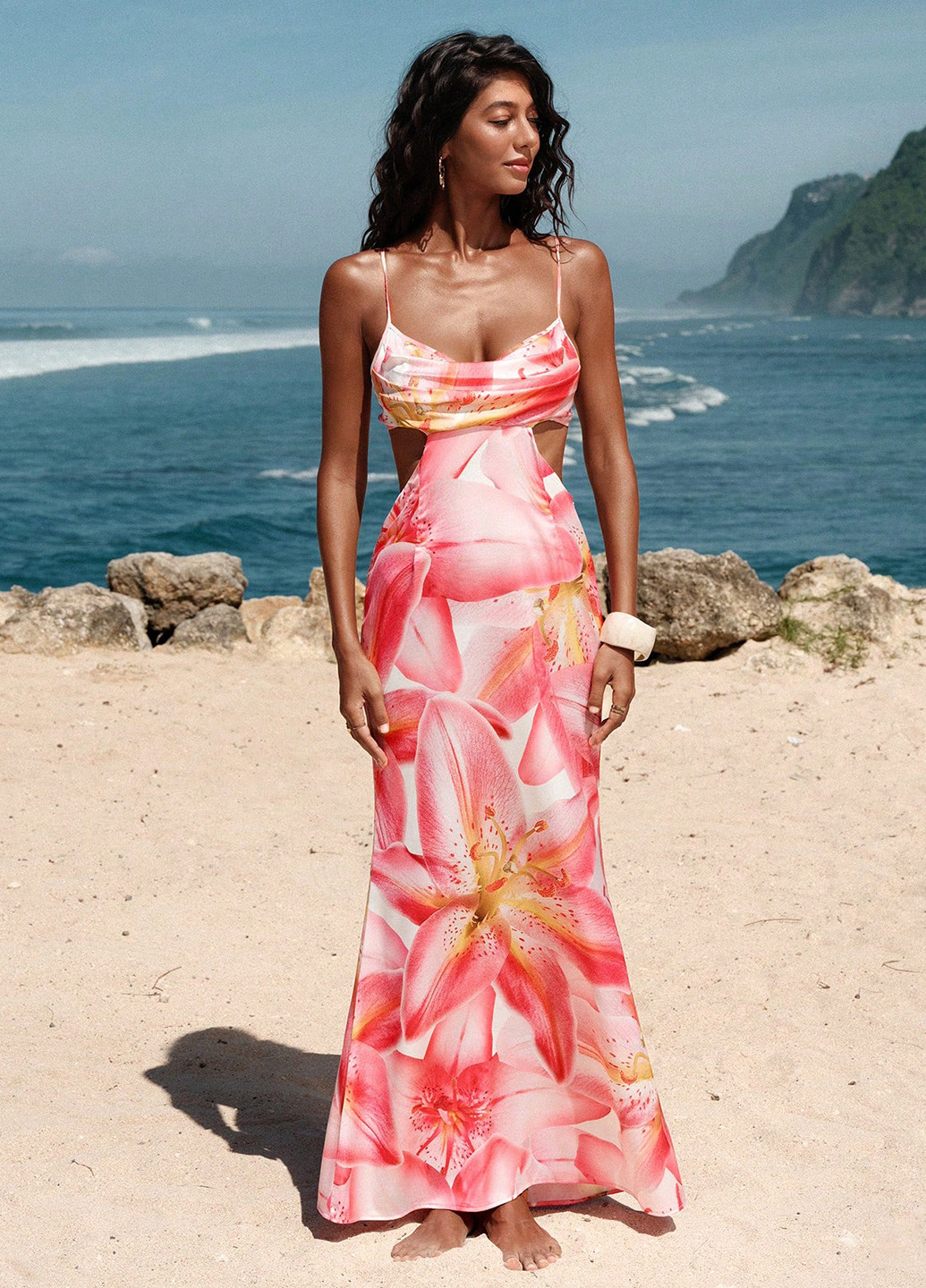 Светло-красное кэжуал платье с открытой спиной SHEIN с цветочным принтом