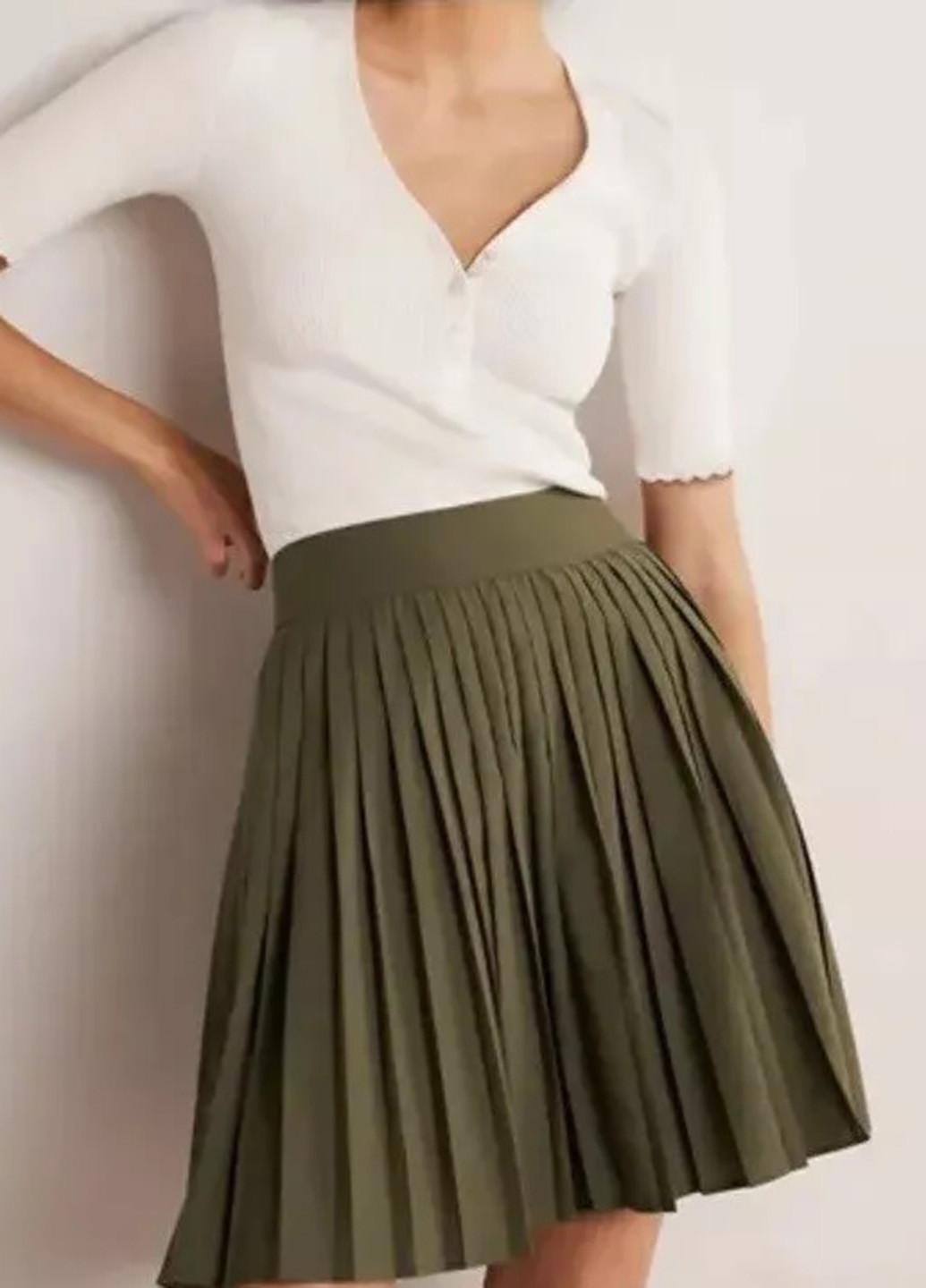 Оливковая (хаки) кэжуал однотонная юбка Boden плиссе, клешированная
