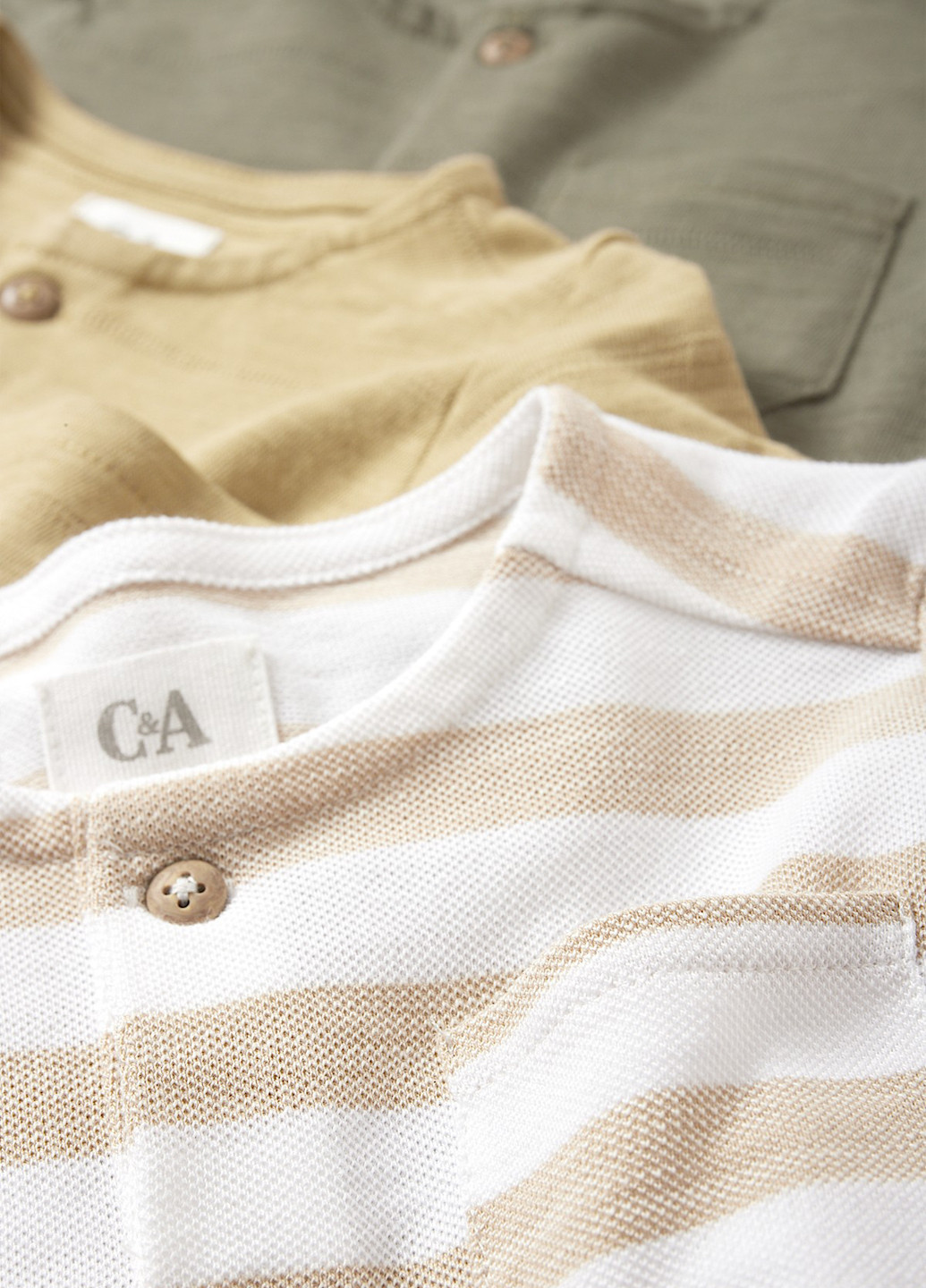 Комбинированная летняя футболка (3 шт.) C&A