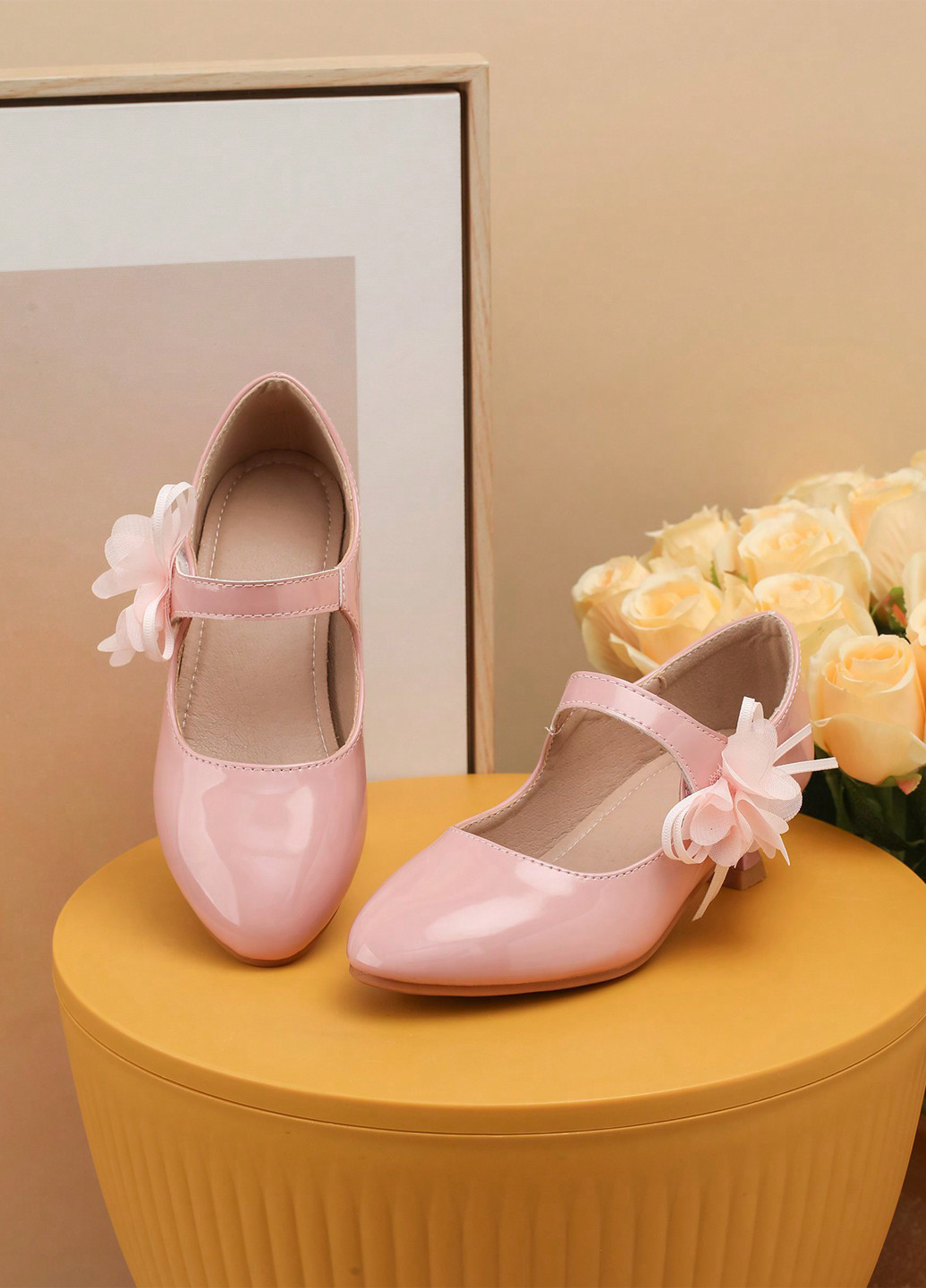 Бледно-розовые туфли на каблуке SHEIN