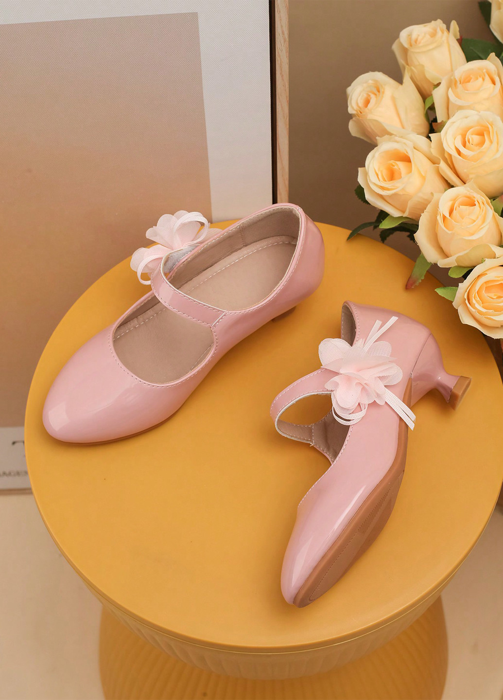 Бледно-розовые туфли на каблуке SHEIN