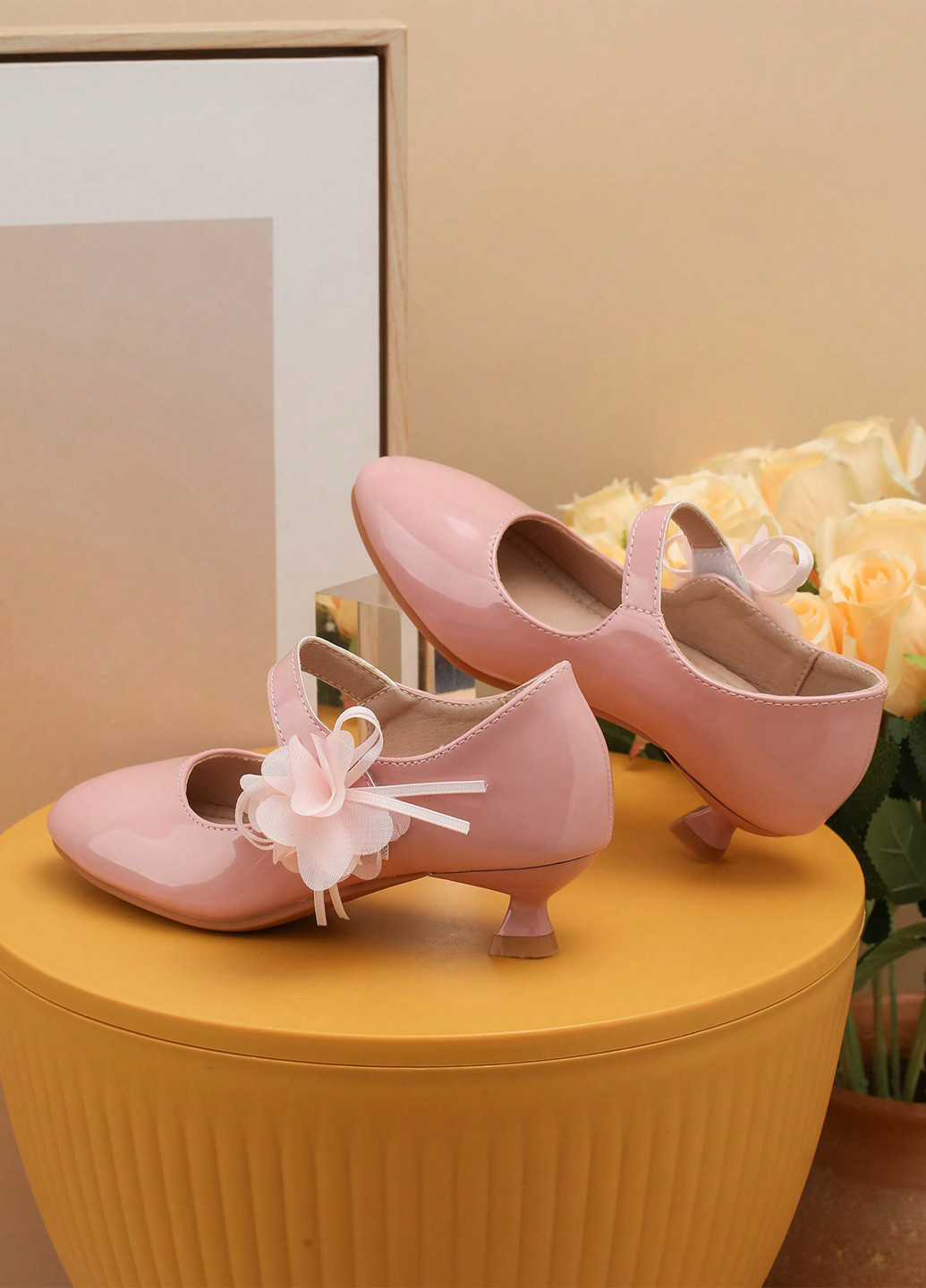 Бледно-розовые туфли на каблуке SHEIN