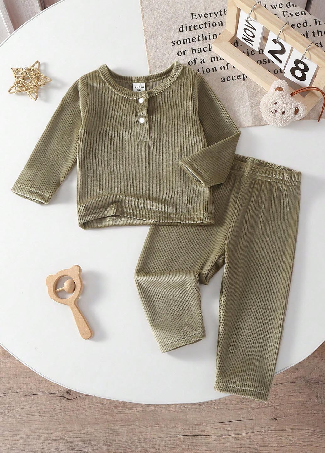 Оливкова (хакі) всесезон піжами (лонгслів, штани) лонгслів + брюки SHEIN