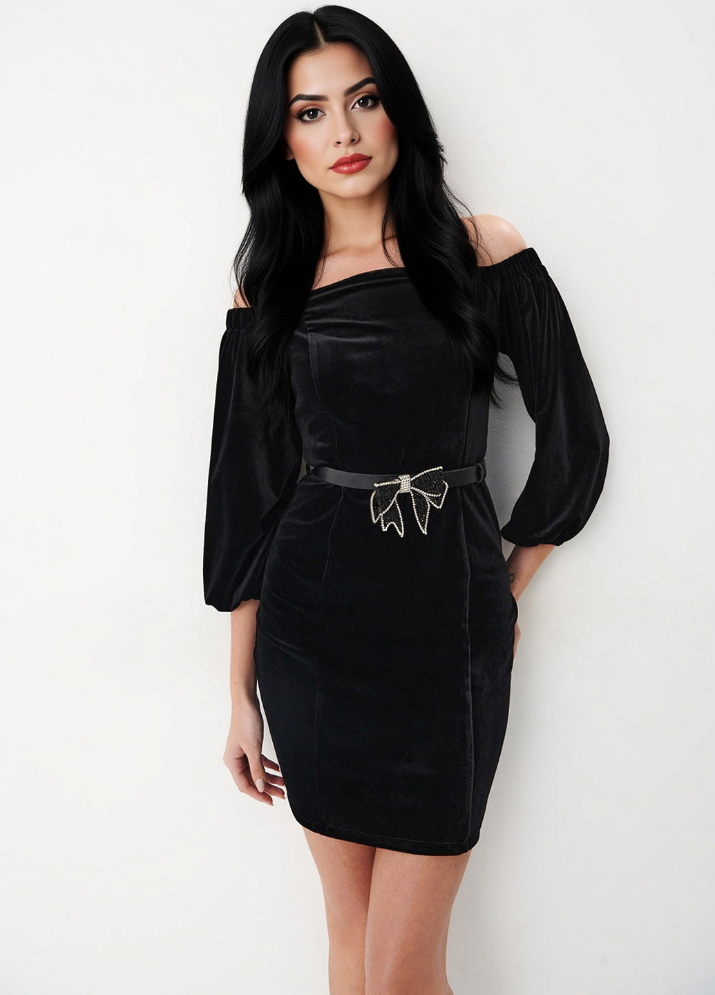 Черное вечернее платье с открытыми плечами Mohito однотонное