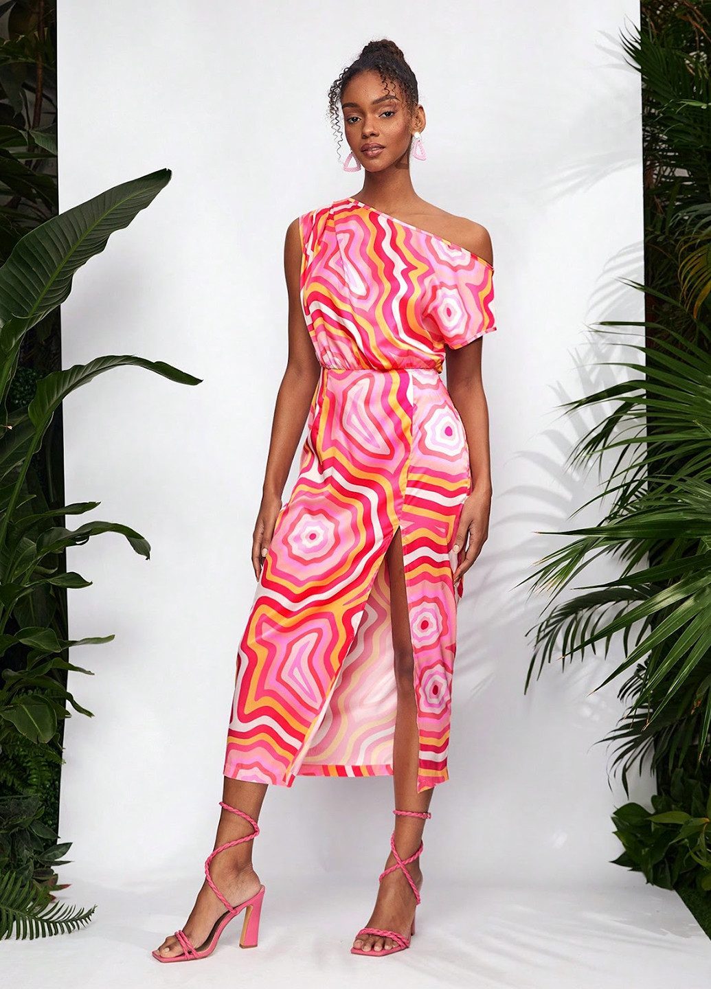 Комбинированное кэжуал платье на одно плечо SHEIN с абстрактным узором