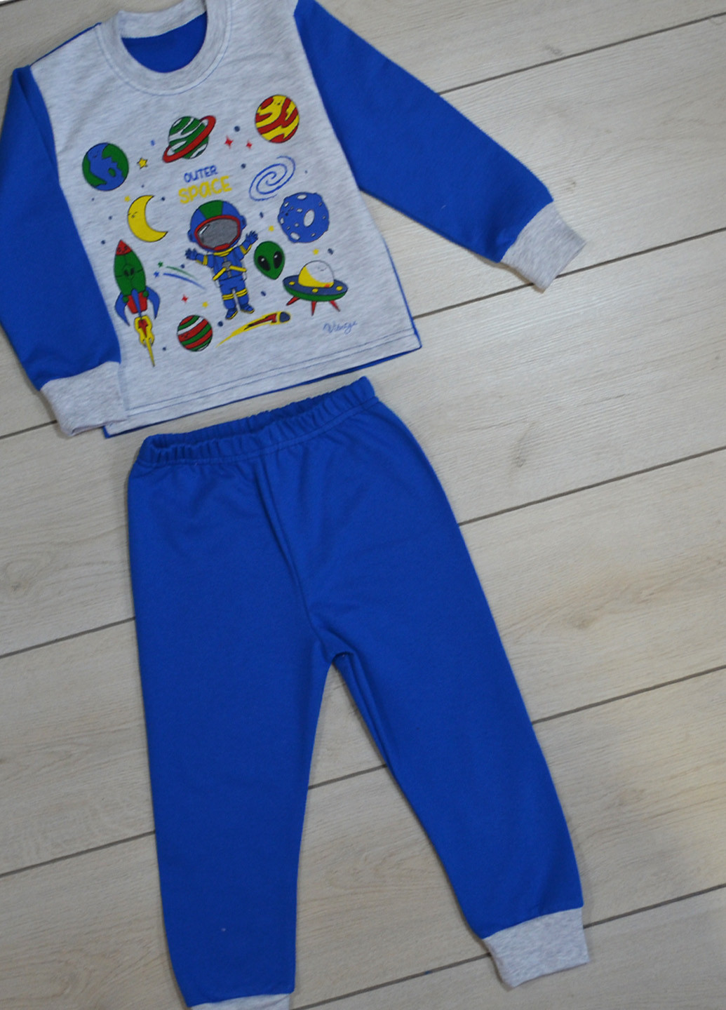 Синяя всесезон пижама для мальчика "мир снов" футболка + брюки Витуся