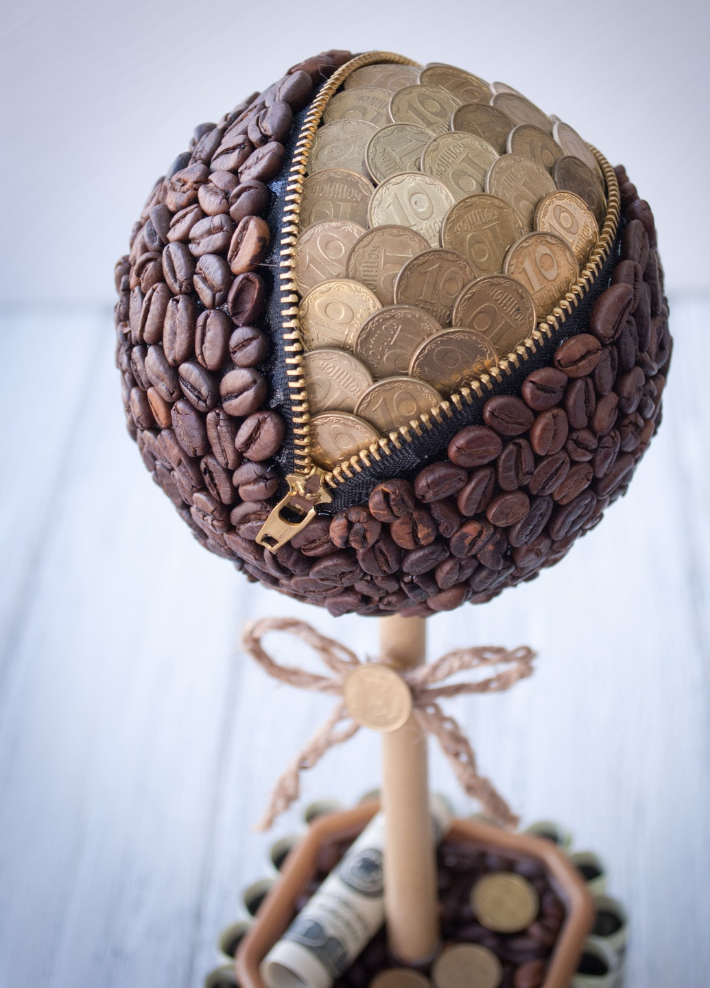 Сувенір статуетка Топіарій (дерево щастя) з кави і монет ручна робота хендмейд подарунок SuvenirPodarokZP (253740460)