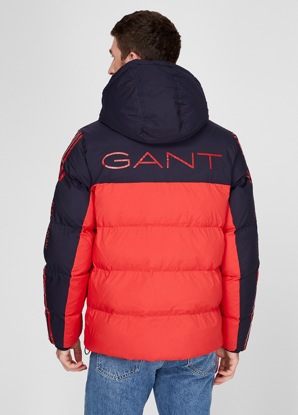 Червона зимня куртка Gant