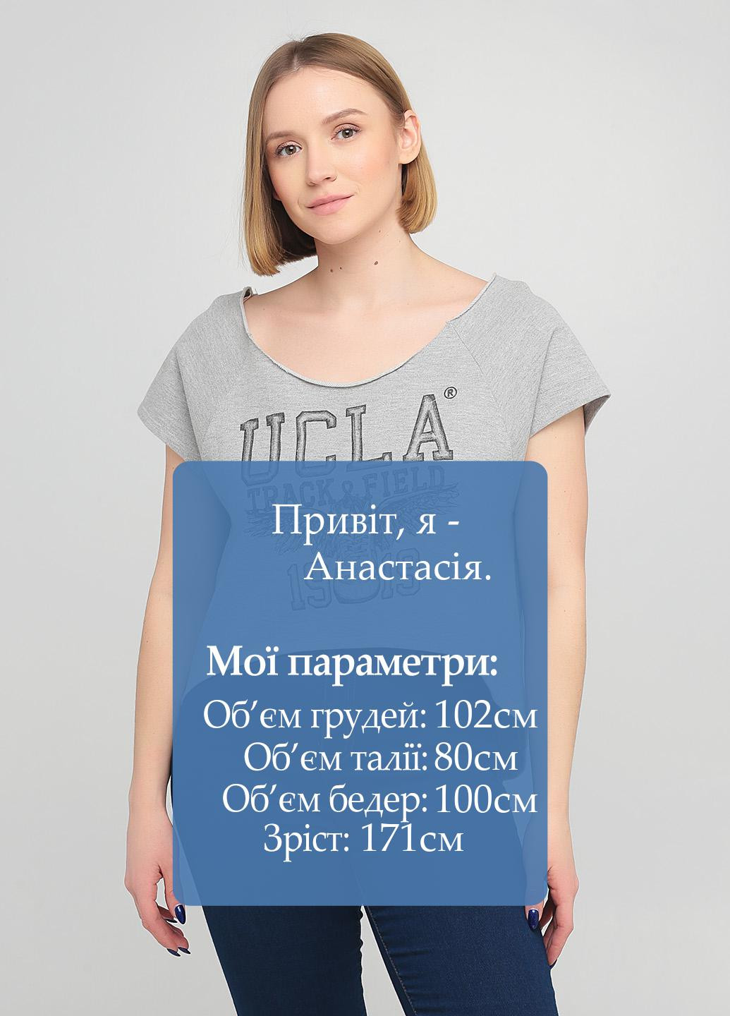 Светло-серая летняя футболка UCLA