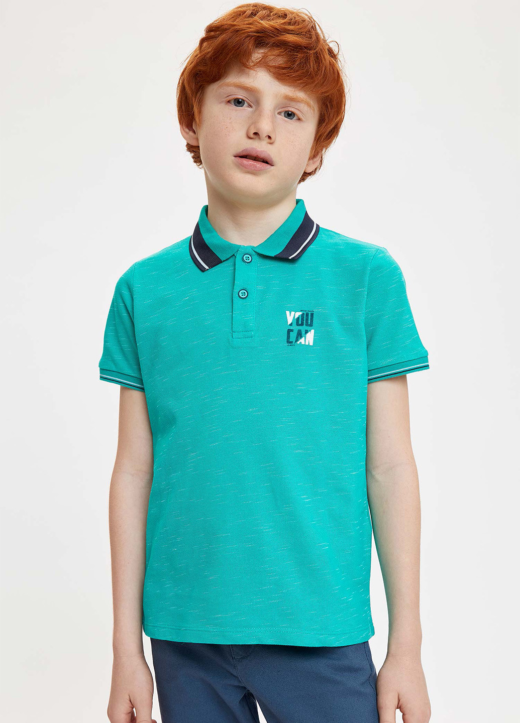 Зеленая детская футболка-поло для мальчика DeFacto с логотипом