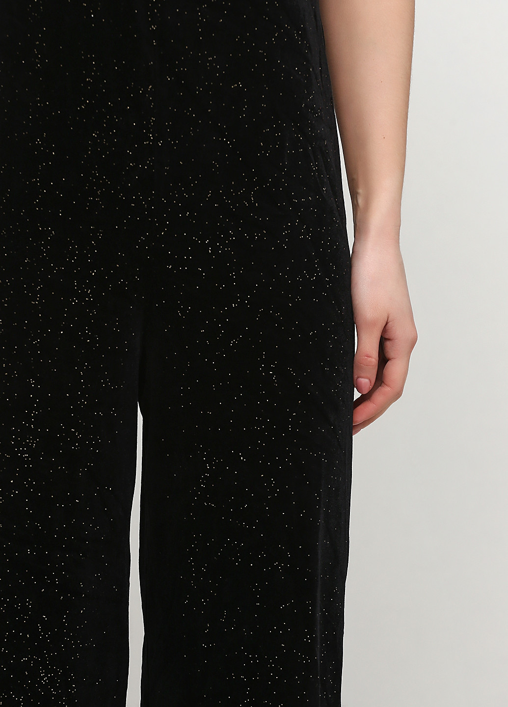 Комбинезон Monki комбинезон-брюки однотонный чёрный кэжуал трикотаж, полиэстер