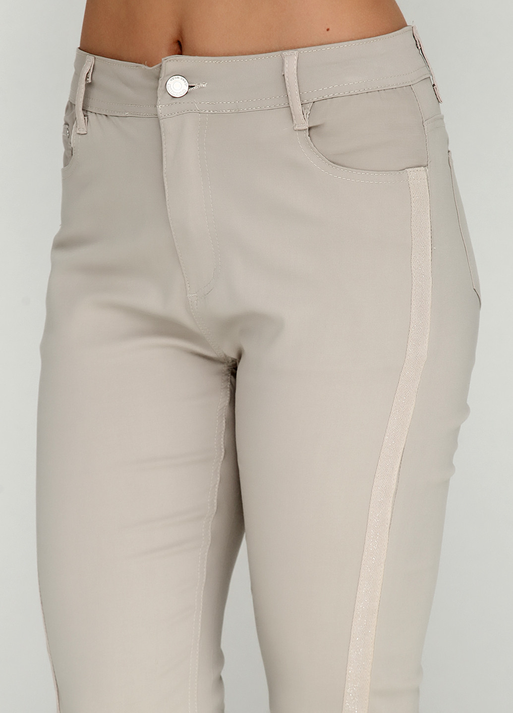 Светло-бежевые кэжуал летние зауженные брюки Luizacco