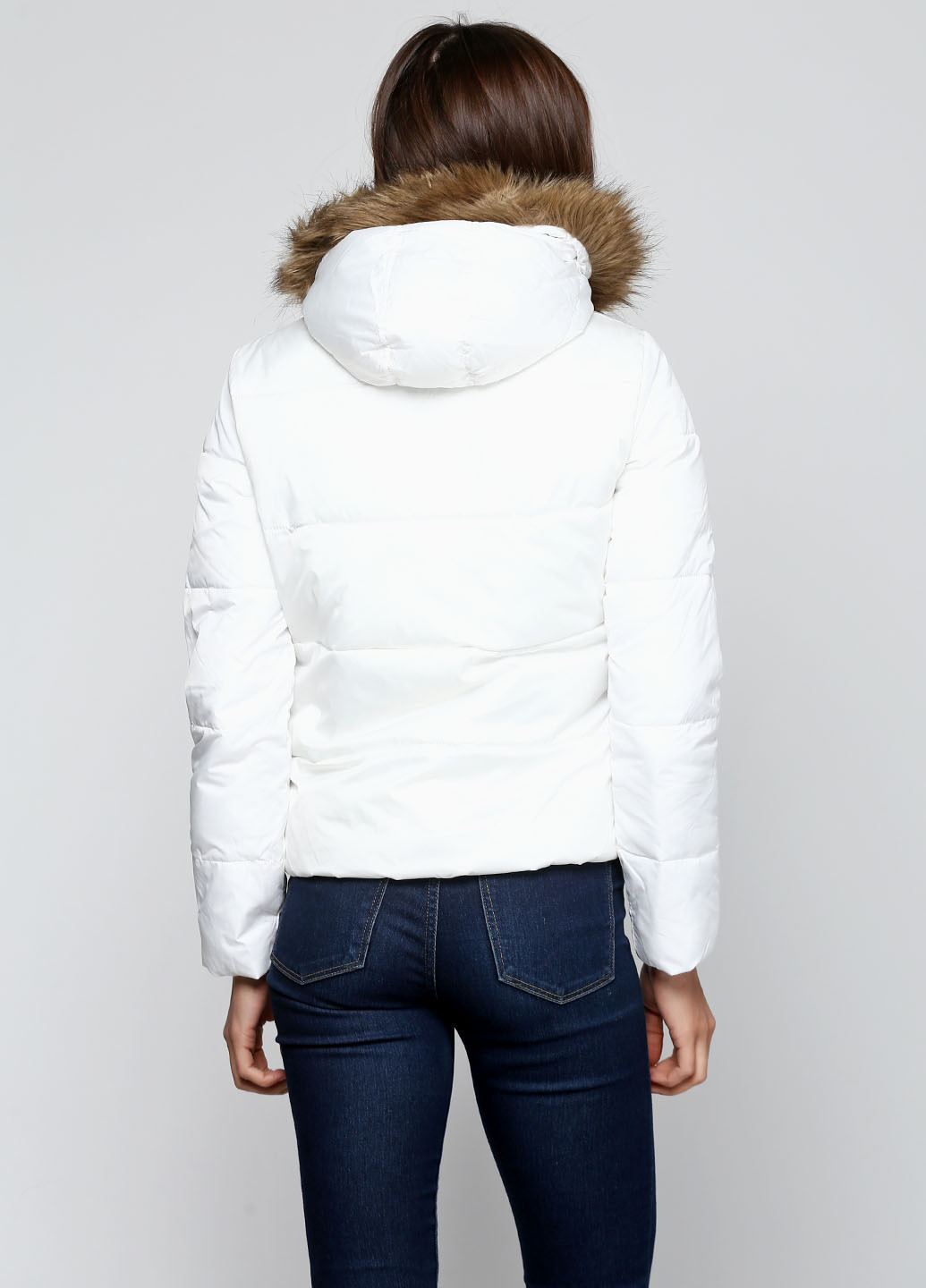 Біла зимня куртка Silvian Heach