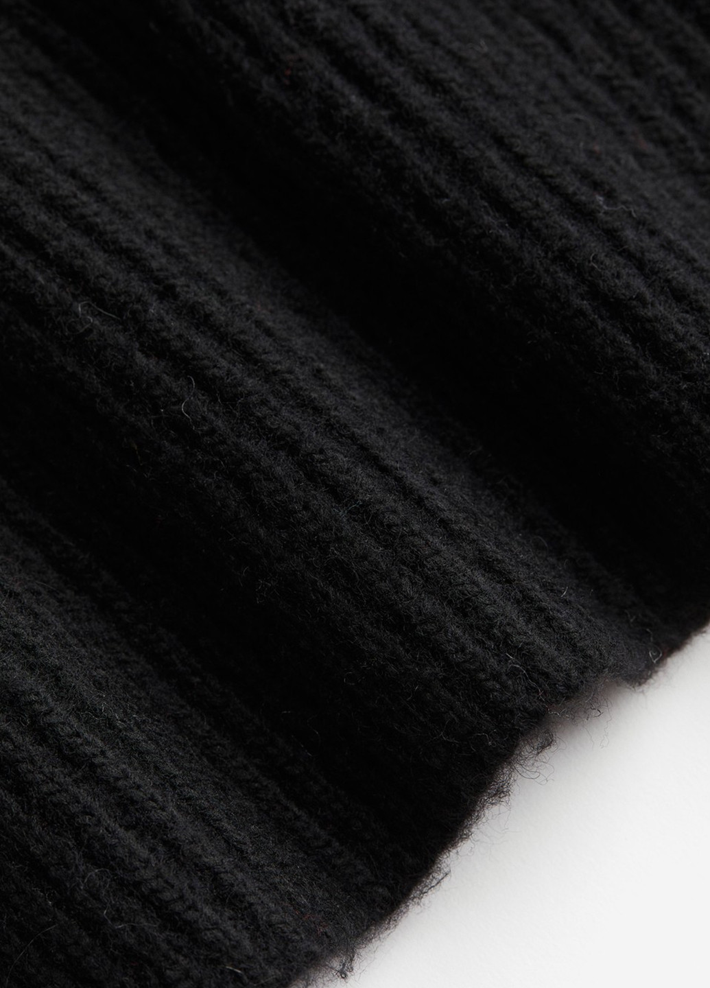 Черный демисезонный свитер H&M