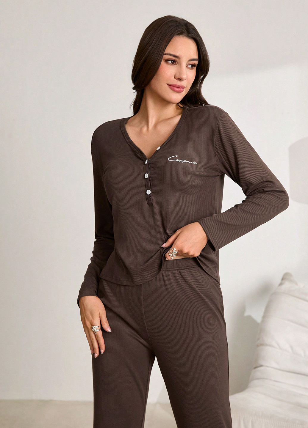 Кавова всесезон піжама (лонгслів, штани) лонгслів + брюки SHEIN