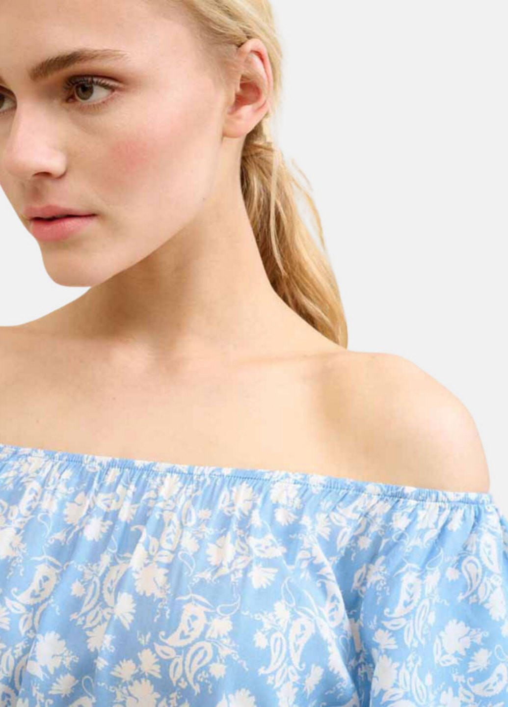 Блакитна літня блузка Orsay