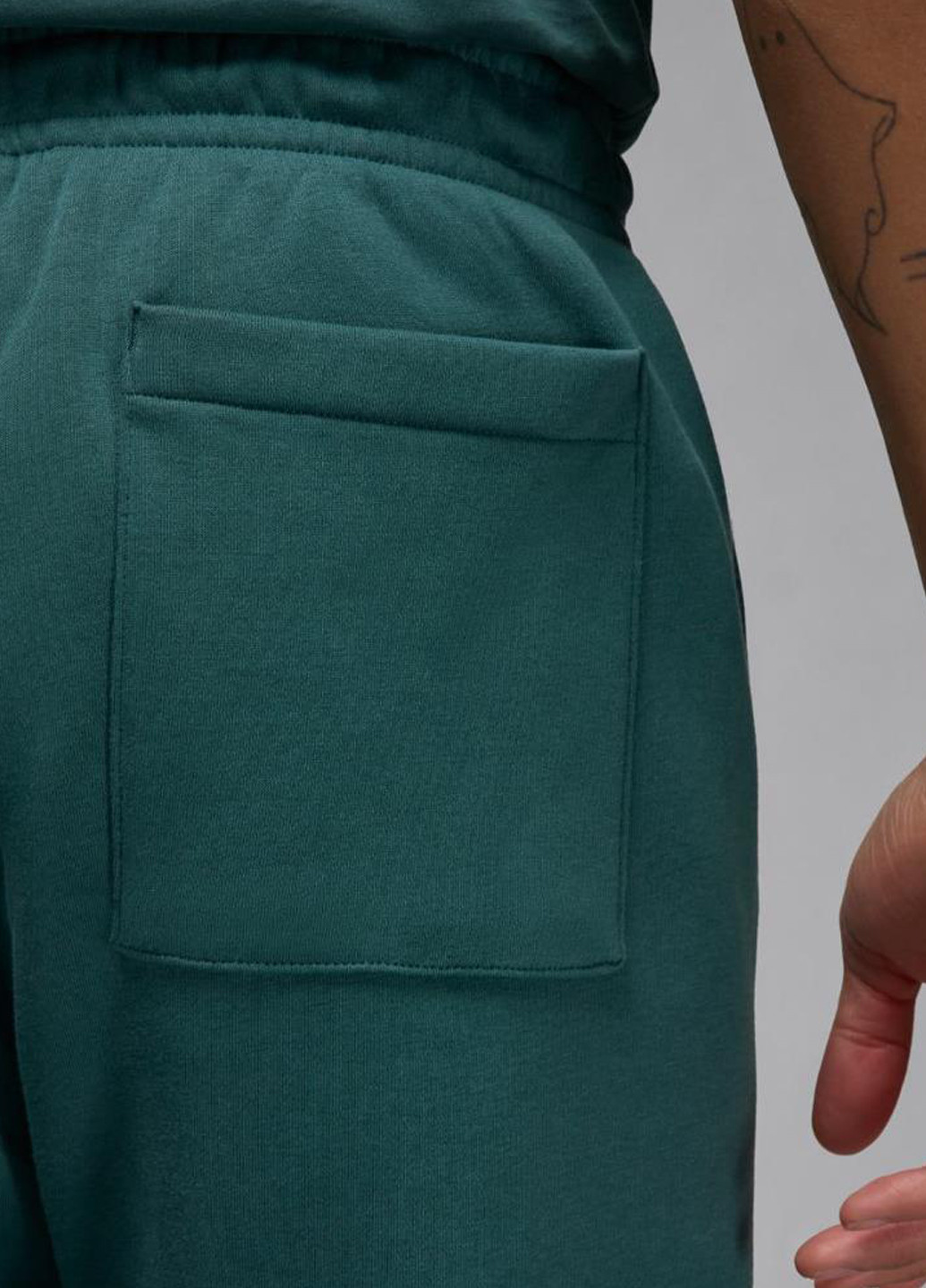 Зеленые спортивные демисезонные джоггеры брюки Jordan