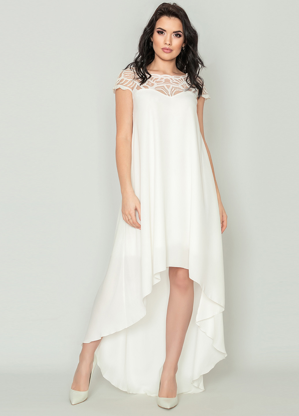 Молочна вечірня сукня зі шлейфом Seam з абстрактним візерунком