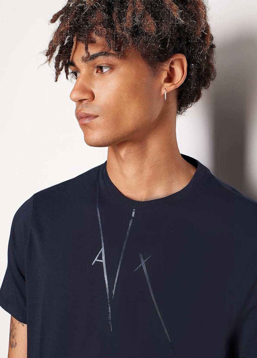 Темно-синя футболка Armani Exchange